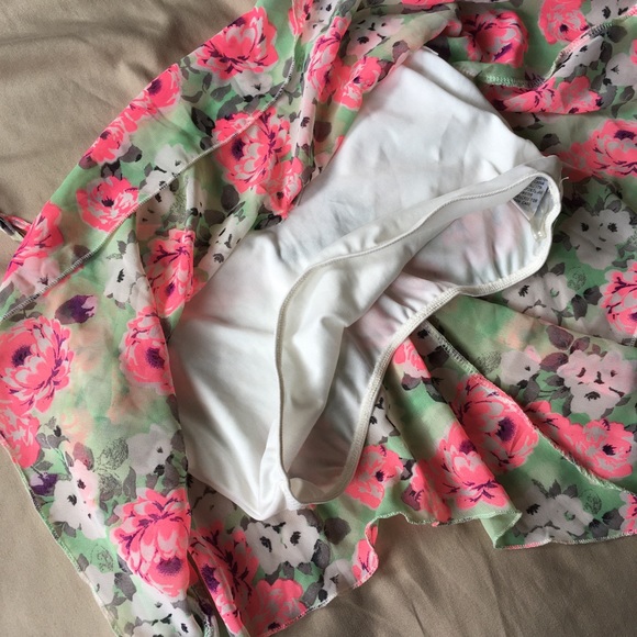 Floral Boho Crop Top - Picture 4 of 7